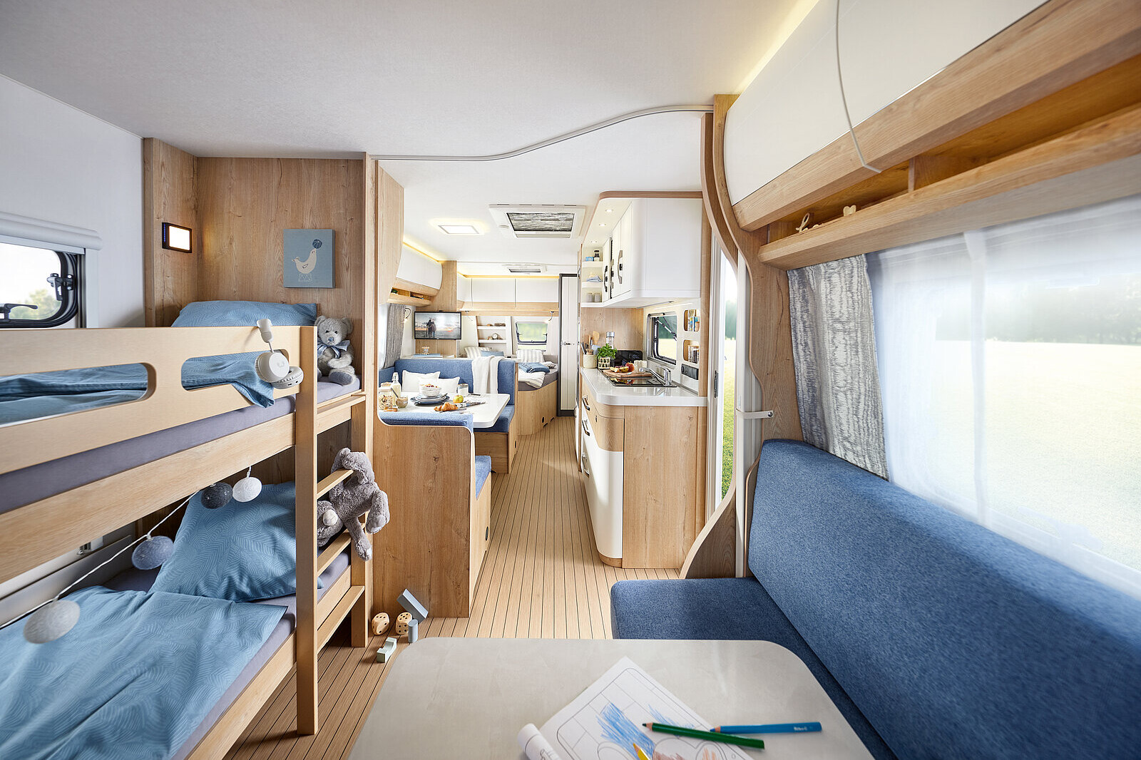 Invändig bild på Hobby husvagn med barnkammardel och våningssäng